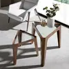 Table d'angle triangulaire en verre noyer 2106C, 58 x 50 x 55 cm. -