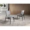 Chaise en tissu gris clair