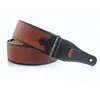 RightOn Monte Carlo - Woody sangle de guitare