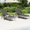 vidaXL Chaises longues 2pcs avec table et coussins gris résine tressée
