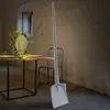 Karman Lampadaire de designer LED Tobia, forme de pelle