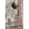 Petite table en métal doré et verre cm ø 38x60 142894000G