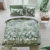 Designers Guild Housse de couette imprimée FLEUR ORIENTALE en satin de coton vert céladon