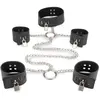 LOVE AND VIBES Menottes en croix et collier soumission