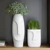 Becquet Grand vase FACES blanc en cémarique