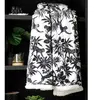 Lovely Casa - Plaid imprimé Jungle en NB Polyester Noir 130x160 cm