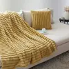 ENJOY HOME Plaid sela imitiation fourrure côtélée et flanelle - 150 x 125 cm - ocre