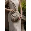 Abaco Studio - Sac à main en Cuir Lara Taupe Clair/Blanc Cassé - 20x28...