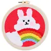 Figured'Art Punch Needle Kit Complet pour Adultes et Enfants - Lapin et Arc en Ciel - Parfait pour Débutant. Set prêt à broder taille 20x20cm avec cadre circulaire