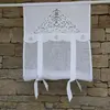 Maison d'été Store en lin blanc et broderies  45X70 CM