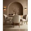 Perla - chaise de repas en tissu beige au design incurvé