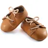 Djeco Vêtement pour poupée Poméa : Chaussures marron