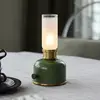 PR Home Lampe à poser LED rechargeable Frida, vert, hauteur 22 cm