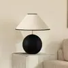 Lampe à poser Globen Lighting IRIS, beige/noir, hauteur 39 cm