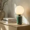 Lampe à poser Lindby Lennes, verte, marbre, verre, Ø 20 cm