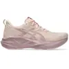 Chaussures ASICS Novablast 5 rose clair femme - 38