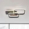 JUST LIGHT. Plafonnier LED Sevent, angulaire, 3 000 K, bois