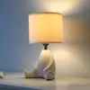 JUST LIGHT. Lampe à poser Ted, céramique, assis, beige sable