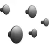 5 Patères rondes en métal noir The Dots - Muuto