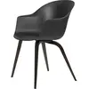 Chaise noire semi-mate en hêtre teinté noir Bat - Gubi
