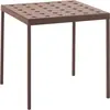 Table carrée en acier rouge Balcony - HAY