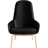 Fauteuil haut avec pieds en chêne et assise en cuir marron Era - Norma...