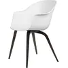 Chaise blanche semi-mate en hêtre teinté noir Bat - Gubi