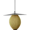 GUBI suspension d'extérieur Satellite, 45x27 cm, noir/or moutarde