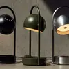 FRANDSEN Lampe à poser LED rechargeable Ball Portable, vert olive, aci...