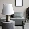 Lampe à poser Bakora en métal et abat jour jute gris - House Doctor
