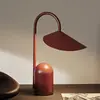 ferm LIVING Lampe à poser LED rechargeable Arum, rouge, intensité