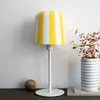 Dyberg Larsen lampe de table Gry, jaune/blanc, hauteur 49,5 cm