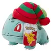 Jazwares Pokémon PKW3377-20 cm Peluche d'hiver - Bisasam avec Bonnet - Peluche Officielle