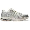 1906, New Balance, Running, en argent, taille: 44