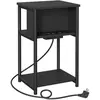 VASAGLE Table d'appoint, avec multiprise, 30 x 34 x 58 cm, noir