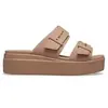 Crocs Brooklyn Buckle Low Wedge Sandale cale Femme, Latte, 38/39 EU