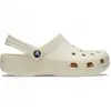 Crocs Classic Clogs (Best Sellers), Sabots Mixte, Bone, 43/44 EU