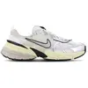 Nike Femme V2k Run Sneaker, Summit White Metallic Silver, 40.5 EU