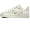 Chaussure Nike Air Force 1 '07 LX pour femme - Blanc 40.5 FV3654-111