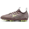Chaussure de foot basse à crampons pour terrain synthétique Nike Jr. M...