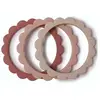 mushie Anneau de dentition bracelet fleurs, rose/rose/sable mouvant, lot de 3