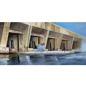 Comparateur de prix : Sous-marin allemand U-Boat type XXIII 1945 - TRUMPETER - Maquette de 32 pièces - Gris