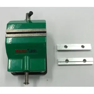 Trumpeter Mini Vise - Master Tools pas cher