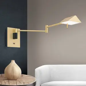 Orion Applique LED Boston avec prise USB, laiton pas cher