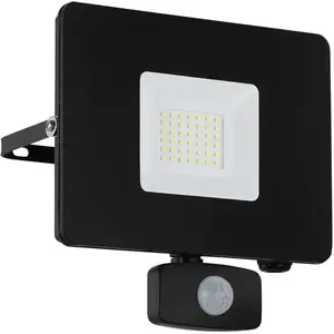 Comparateur de prix : Eglo Spot D'extérieur Led Faedo 3 Capteur, Noir, 30 W