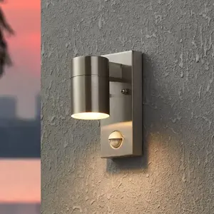 Comparateur de prix : EGLO Applique murale extérieure LED Riga 5 avec détecteur de mouvement...