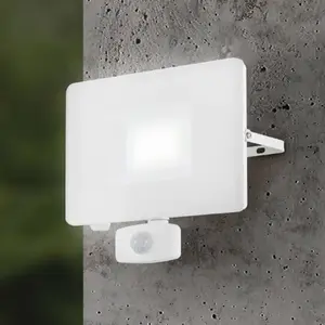 Comparateur de prix : EGLO Spot d'extérieur LED Faedo 3 capteur, blanc, 50 W
