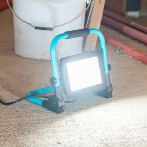 EGLO Projecteur d'extérieur LED Avelar, noir/turquoise Largeur 31 cm M...Vendu parluminaire