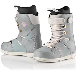 DEELUXE D.N.A. 2025 Boots de snowboard gris 26.0 pas cher