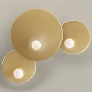 Comparateur de prix : LEDS-C4 Trip applique à 3 lampes doré mat